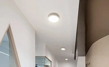 Ìhè nnukwu isi ihe mberede Vs Ọpụpụ akara ìhè: Gịnị bụ ihe dị iche?